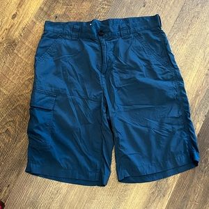Columbia cargo shorts Mens size 32 waist navy blue 11 in inseam Omni-shade